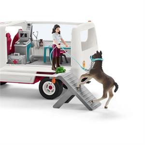 Schleich Mobile Vet with Hanoverian Foal 42439